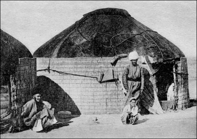 Среди сыпучих песков и отрубленных голов. Путевые очерки Туркестана (1913)
